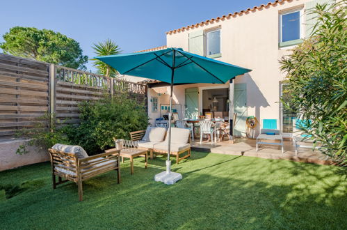 Foto 1 - Casa de 4 habitaciones en Sainte-Maxime con piscina y jardín