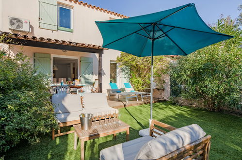 Foto 18 - Casa con 4 camere da letto a Sainte-Maxime con piscina e vista mare