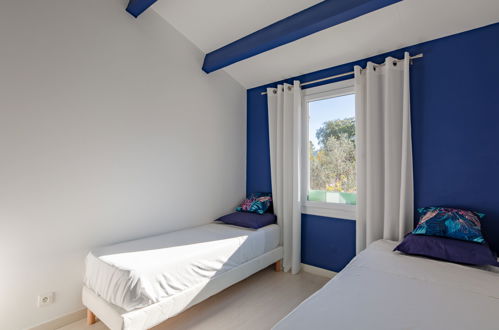 Foto 15 - Casa con 4 camere da letto a Sainte-Maxime con piscina e vista mare