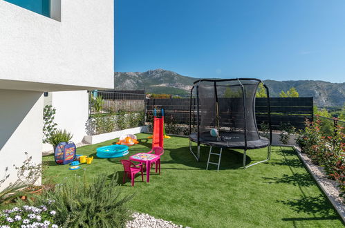 Photo 6 - Maison de 5 chambres à Klis avec piscine privée et vues à la mer