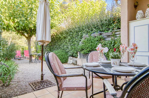 Photo 7 - Maison de 2 chambres à Nans-les-Pins avec piscine et terrasse