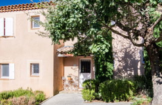 Photo 2 - Maison de 2 chambres à Nans-les-Pins avec piscine et terrasse