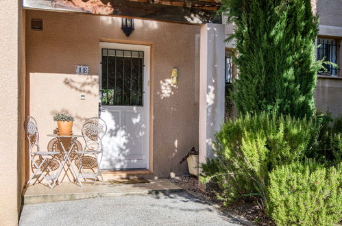 Photo 23 - Maison de 2 chambres à Nans-les-Pins avec piscine et terrasse