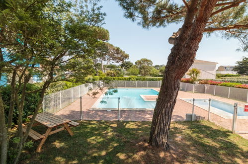 Foto 19 - Appartamento con 2 camere da letto a Saint-Palais-sur-Mer con piscina e giardino