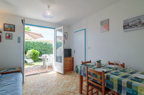 Photo 7 - 2 bedroom Apartment in Saint-Palais-sur-Mer with swimming pool and garden