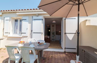 Photo 2 - 2 bedroom Apartment in Saint-Palais-sur-Mer with swimming pool and sea view