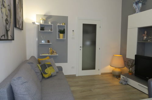 Foto 4 - Apartment mit 1 Schlafzimmer in Bologna