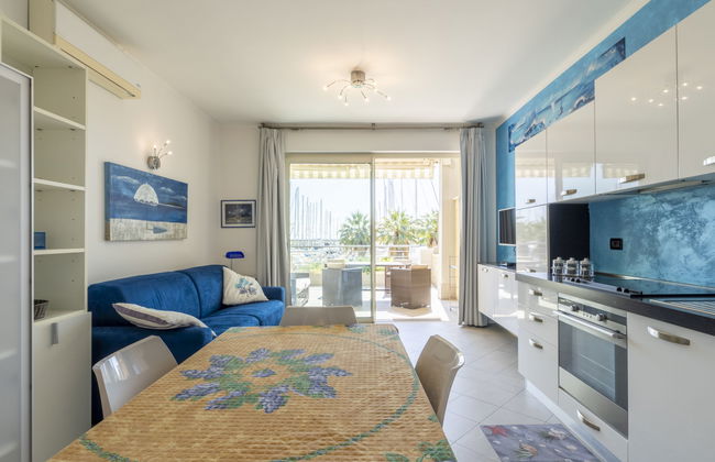 Apartamento de 2 quartos em Santo Stefano al Mare com piscina e jardim - Foto 8