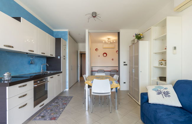Apartamento de 2 quartos em Santo Stefano al Mare com piscina e jardim - Foto 10