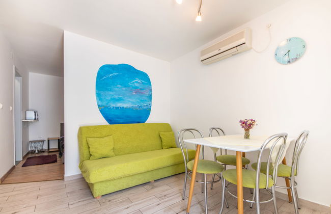 Apartamento de 1 quarto em Crikvenica com terraço - Foto 1