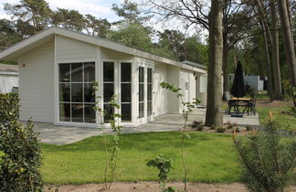 Photo 1 - Maison de 3 chambres à Otterlo avec piscine et terrasse