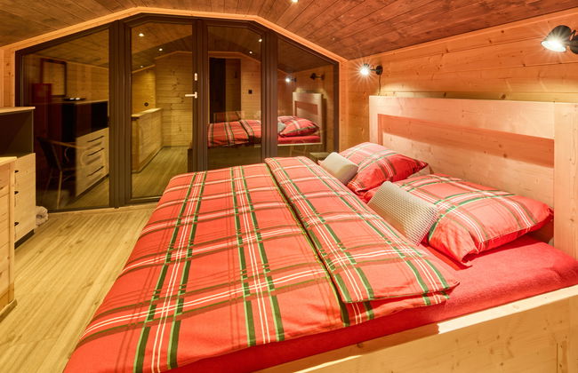 Casa de 3 quartos em Mladé Buky com piscina e jardim - Foto 3