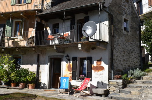 Photo 21 - Maison de 1 chambre à Cugnasco-Gerra avec jardin