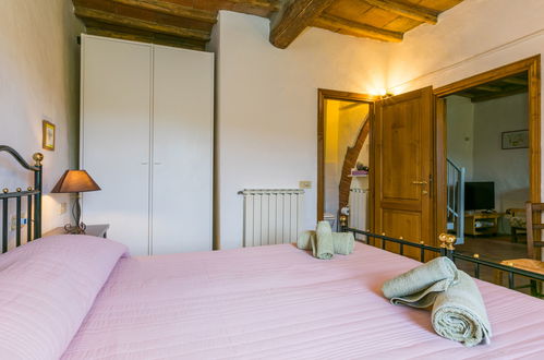 Photo 13 - 2 bedroom Apartment in Greve in Chianti with swimming pool and garden