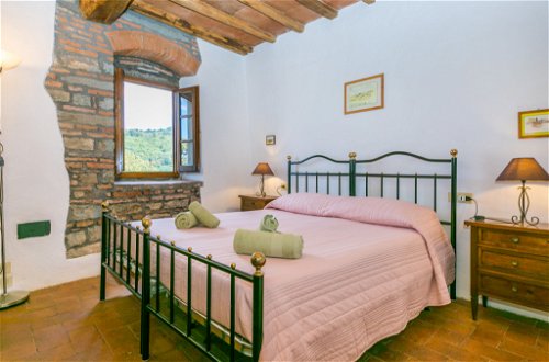 Foto 5 - Appartamento con 2 camere da letto a Greve in Chianti con piscina e giardino