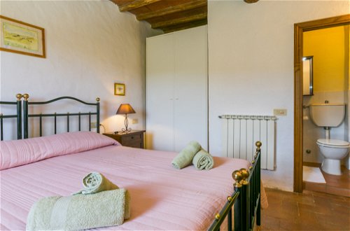 Foto 16 - Appartamento con 2 camere da letto a Greve in Chianti con piscina e giardino