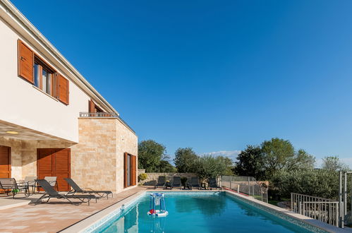 Photo 11 - Maison de 3 chambres à Stankovci avec piscine privée et vues à la mer