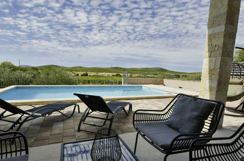 Photo 12 - Maison de 3 chambres à Stankovci avec piscine privée et vues à la mer