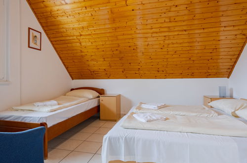 Foto 22 - Apartamento de 6 quartos em Balatonszemes com jardim e terraço
