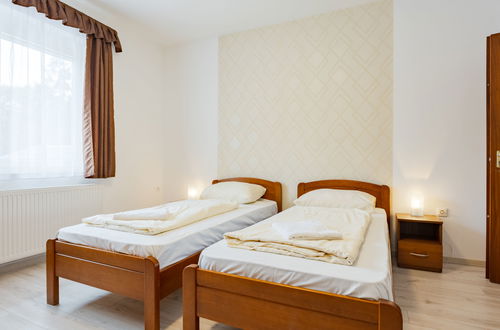 Foto 14 - Apartamento de 6 quartos em Balatonszemes com jardim e terraço