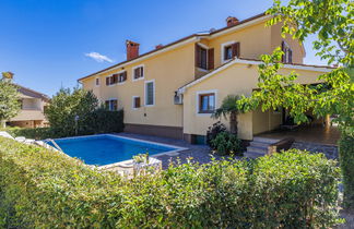 Photo 1 - Maison de 4 chambres à Žminj avec piscine privée et jardin