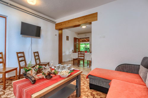 Photo 11 - 4 bedroom House in Žminj with private pool and garden