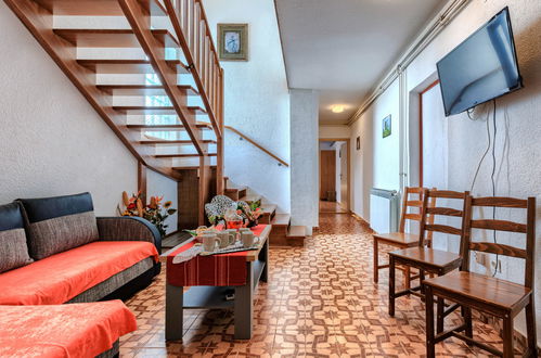 Photo 12 - 4 bedroom House in Žminj with private pool and garden