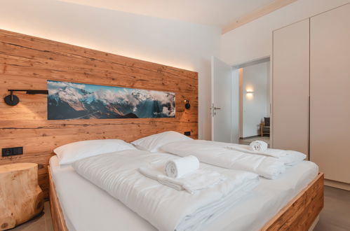 Foto 9 - Appartamento con 4 camere da letto a Bruck an der Großglocknerstraße con vista sulle montagne