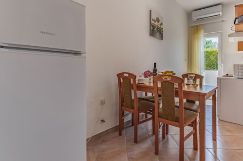 Photo 12 - 1 bedroom Apartment in Medulin with swimming pool and garden