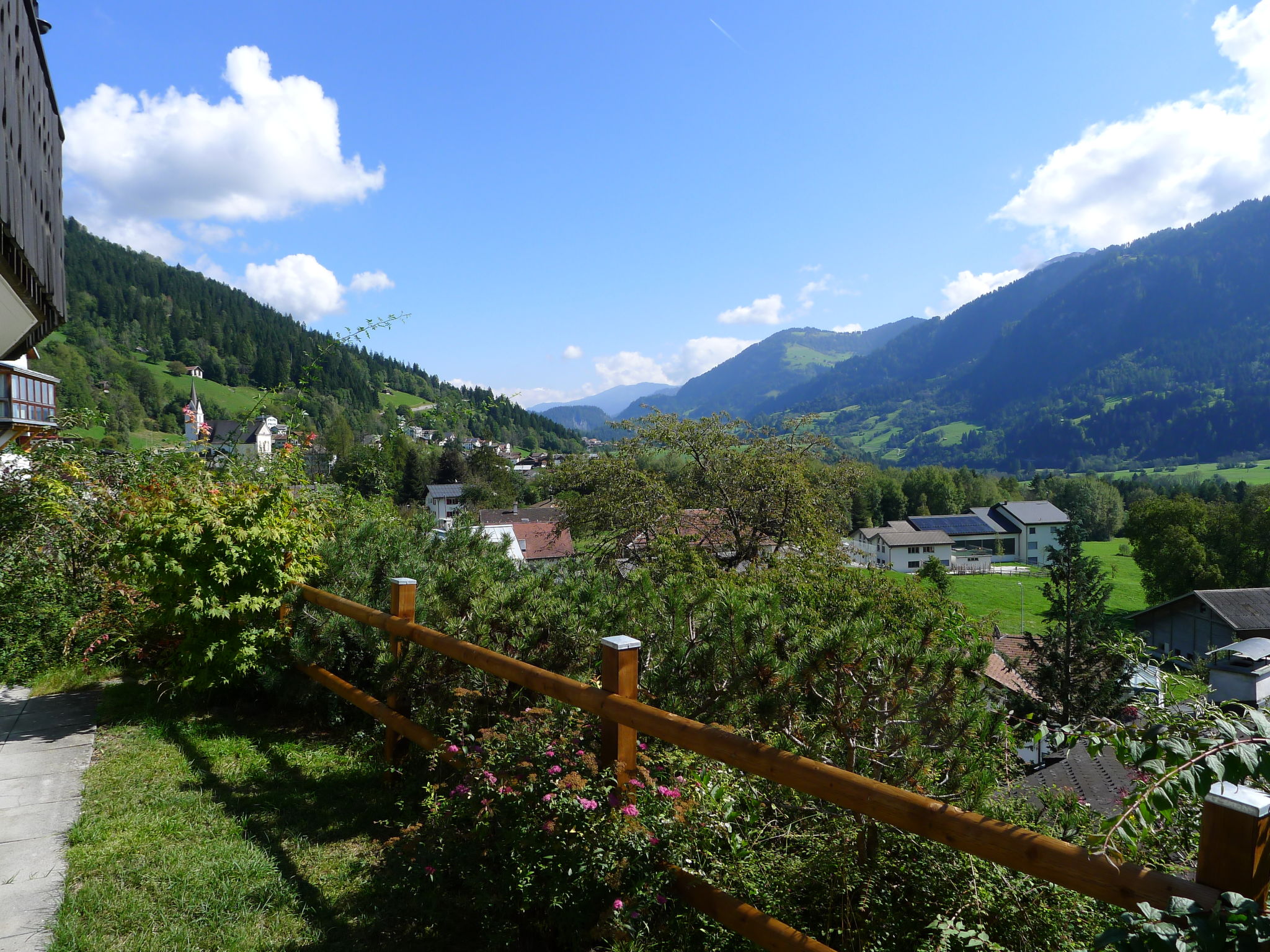 Photo 12 - Appartement de 1 chambre à Schluein avec jardin et vues sur la montagne