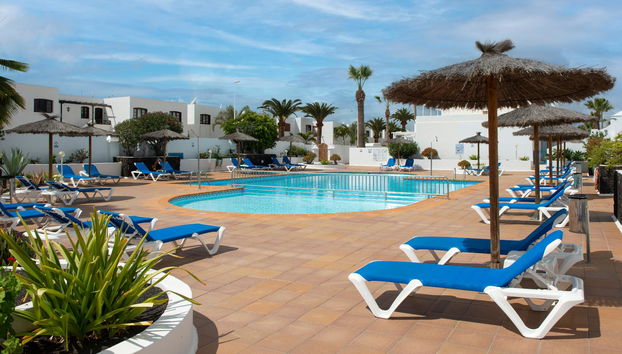 Apartamentos LIVVO Oasis - Photo 3