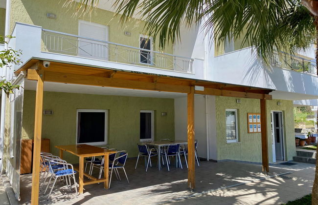 Manolis Apartments - Photo 8