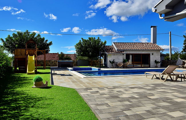 Casa de 6 quartos em Proložac com piscina privada e jardim - Foto 54