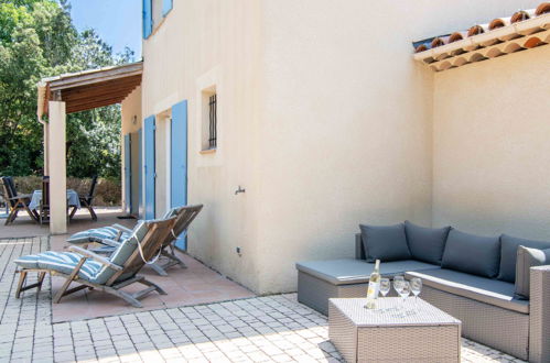 Photo 8 - Maison de 3 chambres à Nans-les-Pins avec piscine et terrasse