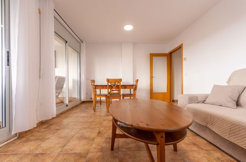 Photo 9 - 2 bedroom Apartment in Calafell with swimming pool and garden