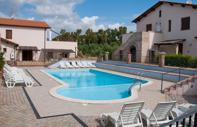 Apartamento de 2 quartos em Follonica com piscina e jardim - Foto 2