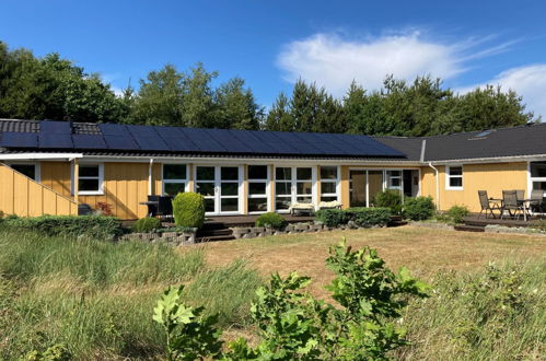 Foto 1 - Casa de 4 quartos em Sæby com piscina privada e terraço