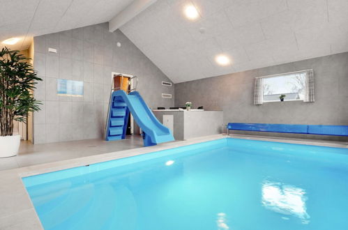 Foto 3 - Casa con 5 camere da letto a Stege con piscina privata e terrazza