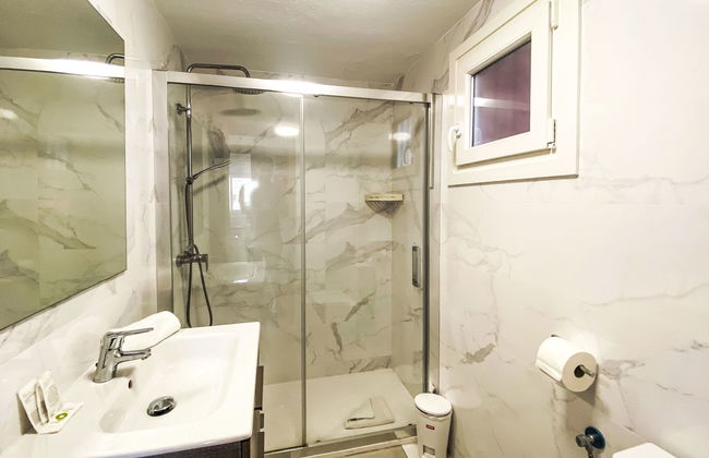 2 bedroom Apartment in Benidorm with swimming pool and terrace - Photo 9