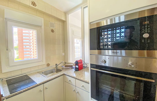 2 bedroom Apartment in Benidorm with swimming pool and terrace - Photo 7