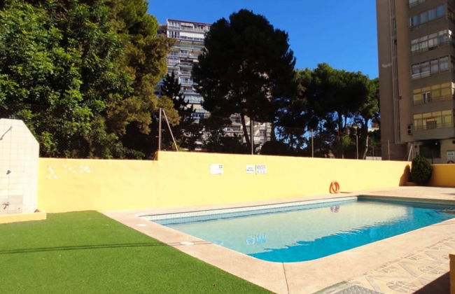 2 bedroom Apartment in Benidorm with swimming pool and terrace - Photo 12