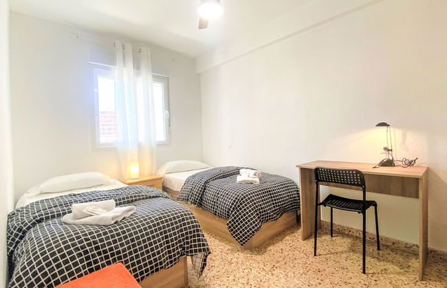 2 bedroom Apartment in Benidorm with swimming pool and terrace - Photo 8