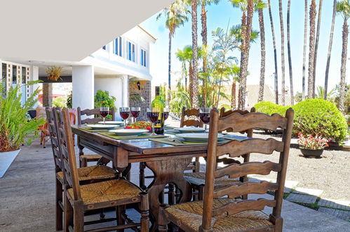 Foto 3 - Casa con 5 camere da letto a Las Palmas di Gran Canaria con piscina privata e giardino