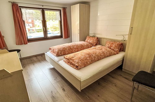 Foto 4 - Appartamento con 4 camere da letto a Saas-Grund con giardino e terrazza