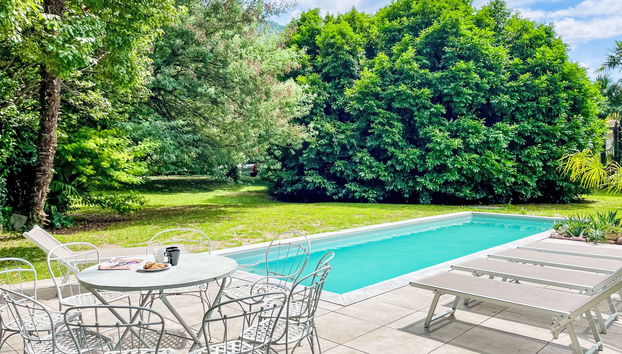 8 bedroom House in Dervio with private pool and garden - Photo 2