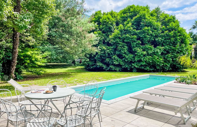 8 bedroom House in Dervio with private pool and garden - Photo 2