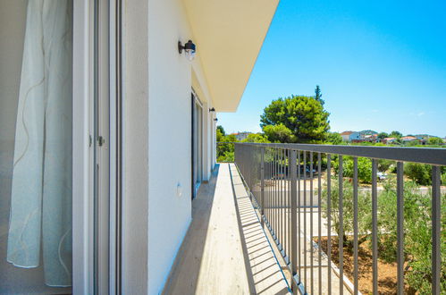 Foto 12 - Casa con 6 camere da letto a Pakoštane con piscina privata e giardino