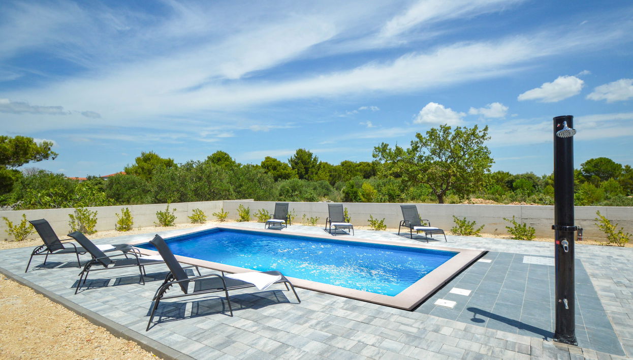 Casa de 8 quartos em Pakoštane com piscina privada e jardim - Foto 1