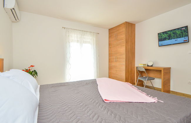 Casa de 8 quartos em Pakoštane com piscina privada e jardim - Foto 20