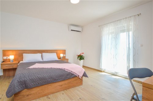 Foto 21 - Appartamento con 3 camere da letto a Pakoštane con piscina e terrazza